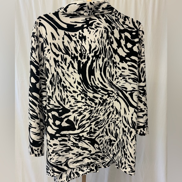 JMS black/white polyester button down blouse - Picture 2 of 2